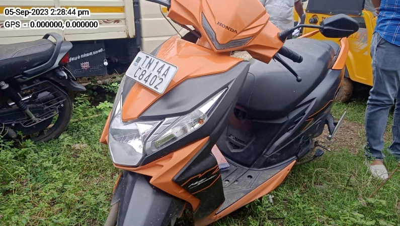 Honda dio discount bs6 orange colour