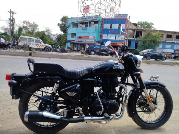 bullet 350 es efi jet black on road price