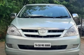 TOYOTA Innova [2005-2009]