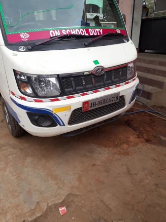 Used Mahindra SUPRO ZX 1950/4+D Seater buses for Sale in