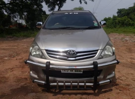 TOYOTA Innova [2005-2009]