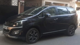 MAHINDRA Marazzo