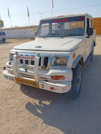 MAHINDRA Bolero Camper