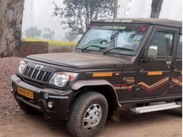 MAHINDRA Bolero Camper