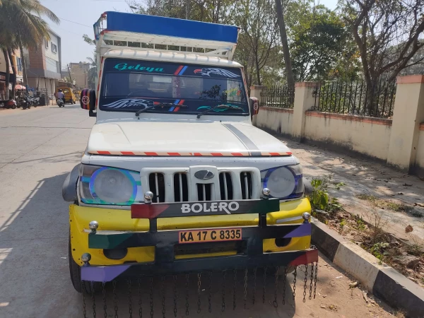 MAHINDRA Bolero Pik-Up