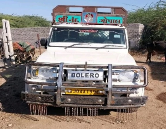 MAHINDRA Bolero Pik-Up