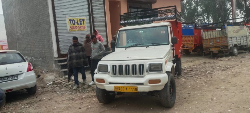 MAHINDRA Bolero Camper