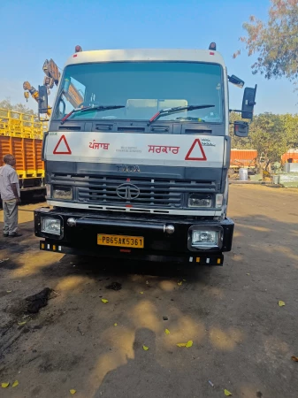 TATA MOTORS LPT 2818