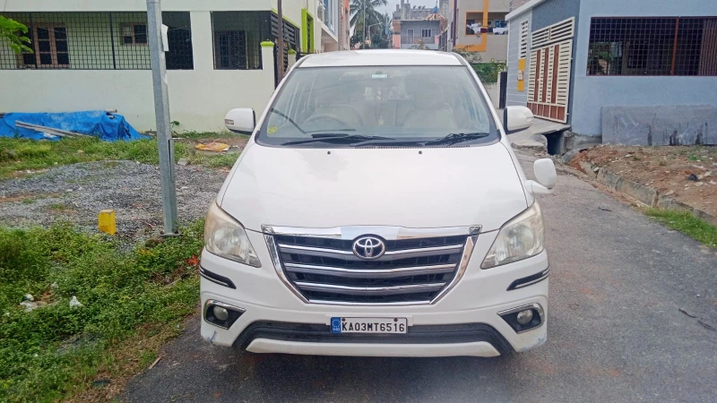 TOYOTA INNOVA