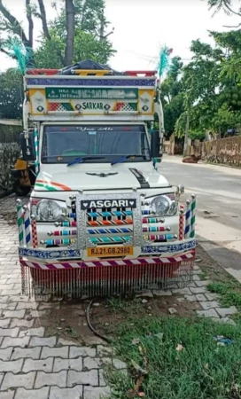 MAHINDRA Bolero Maxitruck Plus