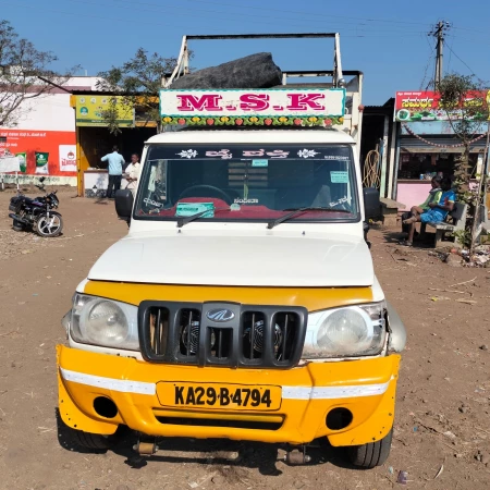 MAHINDRA Bolero Maxitruck Plus