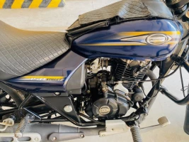 Bajaj Avenger 150 Street