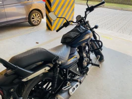 Bajaj Avenger 150 Street