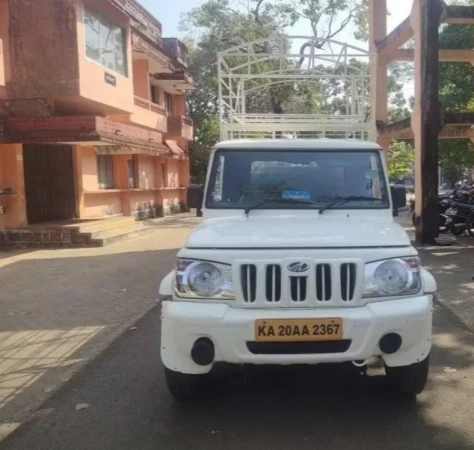 MAHINDRA Bolero Maxitruck Plus