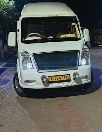 FORCE MOTORS TRAVELLER 26