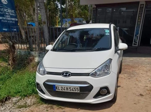 HYUNDAI Grand i10 [2013-2017]