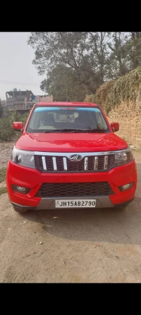 MAHINDRA Bolero Neo