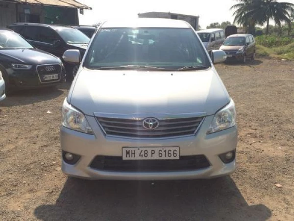 TOYOTA Innova [2009-2012]