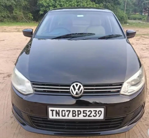 VOLKSWAGEN Vento [2010-2012]