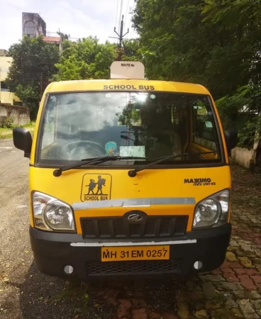 Mahindra maxximo best sale school van price