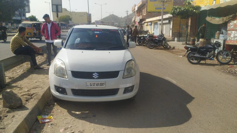 MARUTI SUZUKI SWIFT