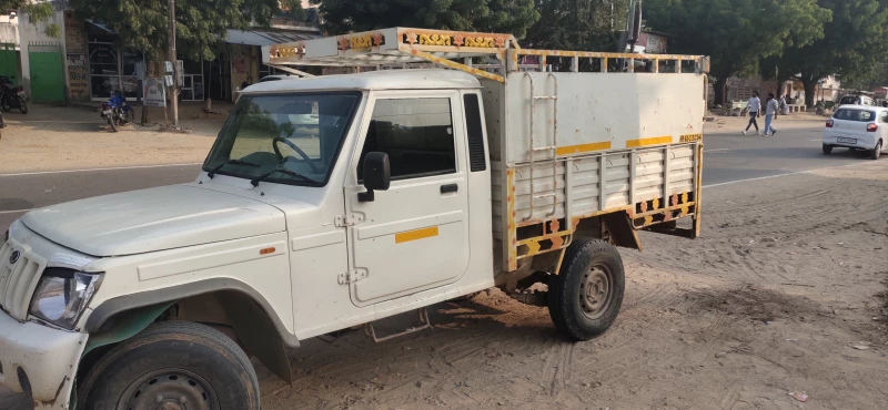 MAHINDRA Bolero Pik-Up