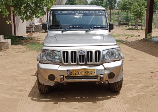 MAHINDRA Bolero Camper