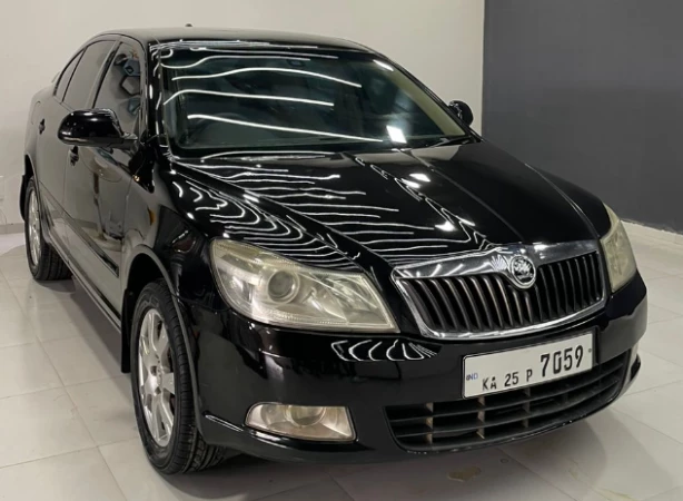 SKODA LAURA