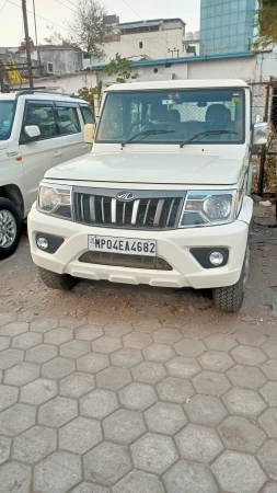 MAHINDRA BOLERO