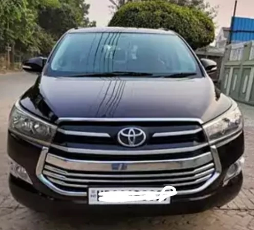 TOYOTA INNOVA CRYSTA