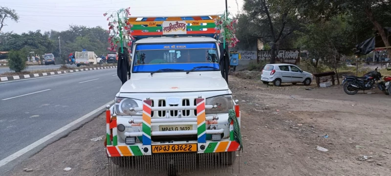 MAHINDRA Bolero Pik-Up