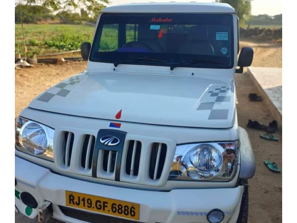 MAHINDRA Bolero Camper