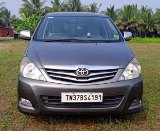 TOYOTA Innova [2005-2009]