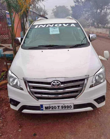 TOYOTA INNOVA