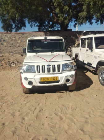 MAHINDRA Bolero Camper