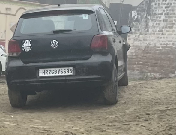 VOLKSWAGEN Polo