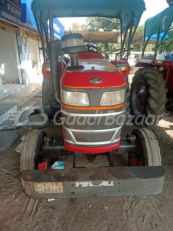 MAHINDRA Yuvo 575 Di