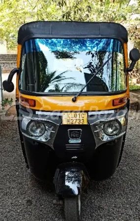 Bajaj RE Compact 2S