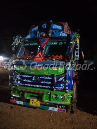 ASHOK LEYLAND 4825