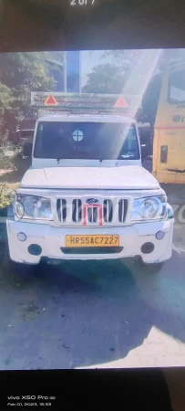 MAHINDRA Bolero Pik-Up