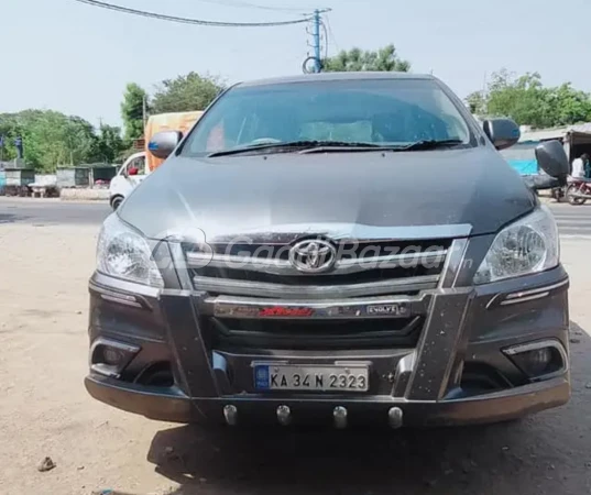 TOYOTA Innova [2012-2013]