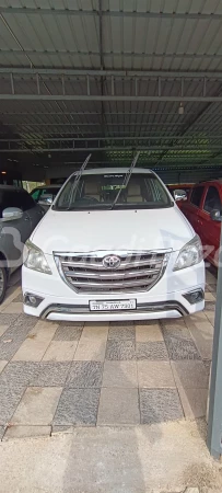 TOYOTA INNOVA CRYSTA