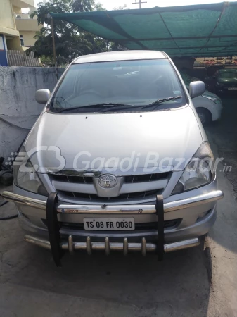 TOYOTA Innova [2015-2016]