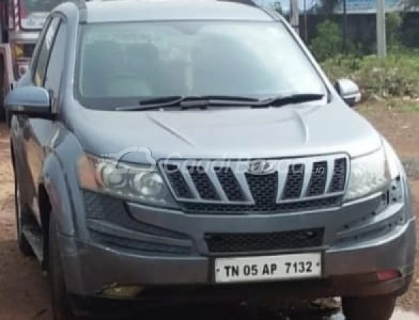 MAHINDRA TUV300 (2019)