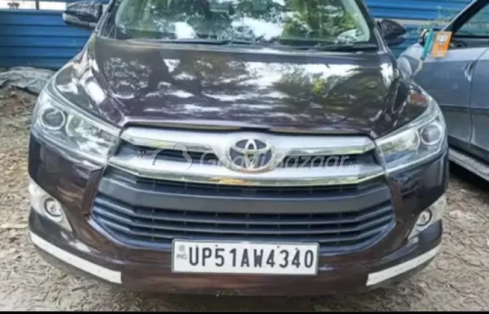 TOYOTA INNOVA CRYSTA