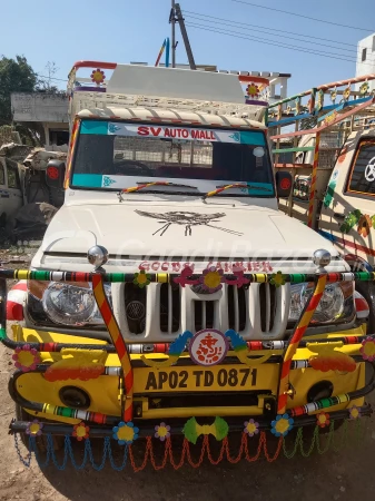 MAHINDRA Bolero Maxitruck Plus