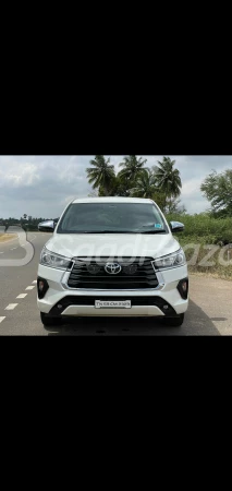 TOYOTA INNOVA CRYSTA