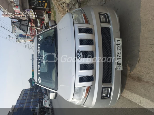 MAHINDRA TUV300 (2019)