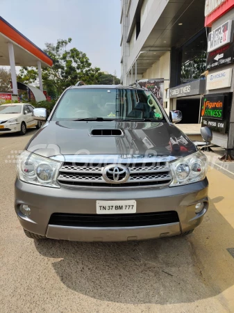 TOYOTA FORTUNER