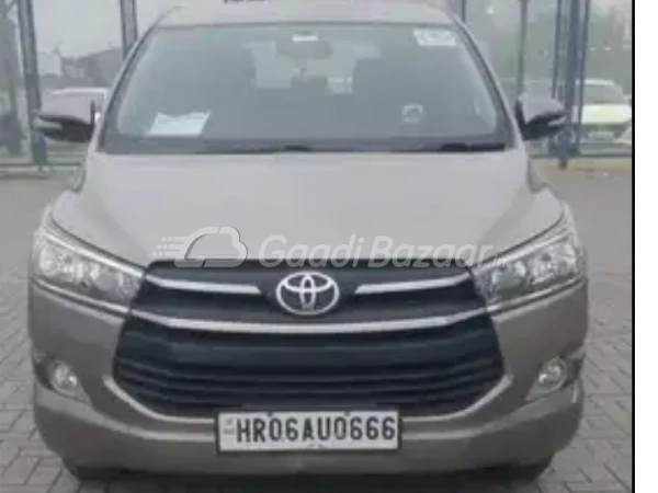 TOYOTA INNOVA CRYSTA